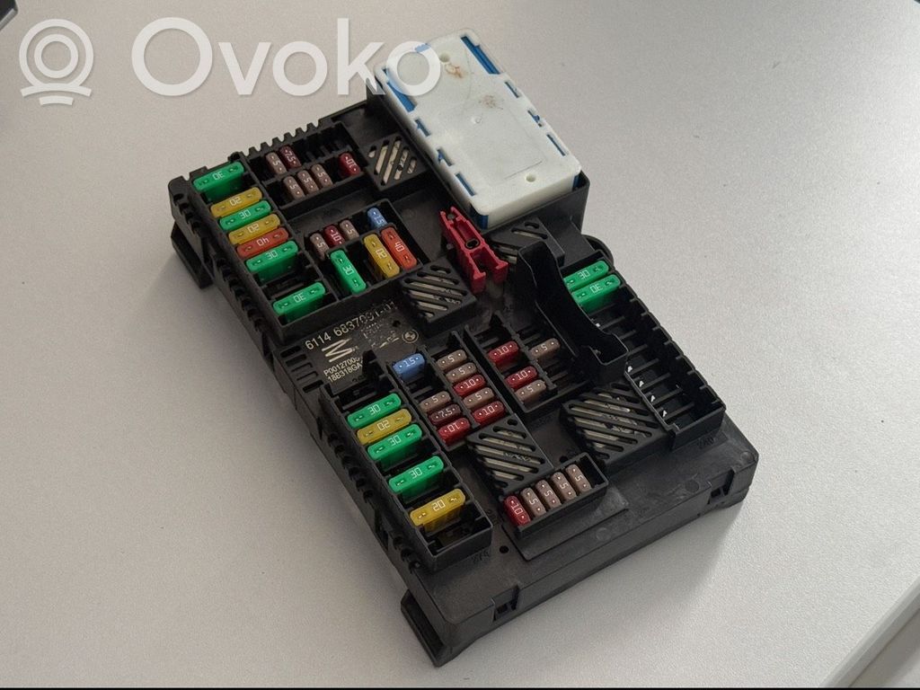Módulo de fusible   6837091,61146837091,6114683709101
