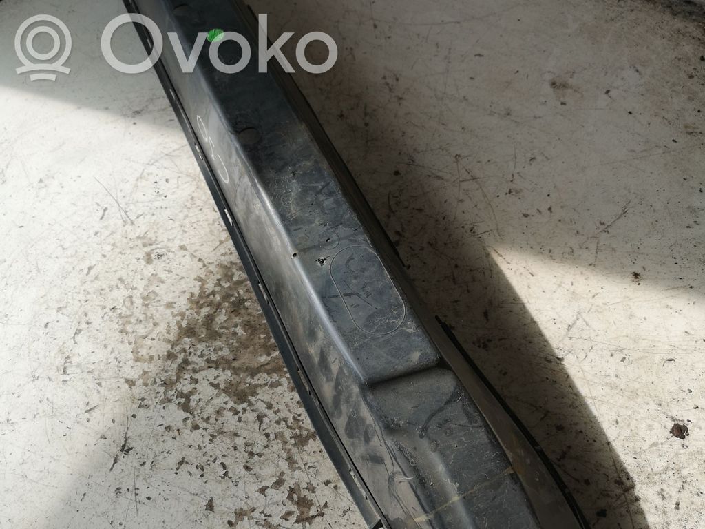 Volvo C30 Priekšpusē bampera sastiprinājums 