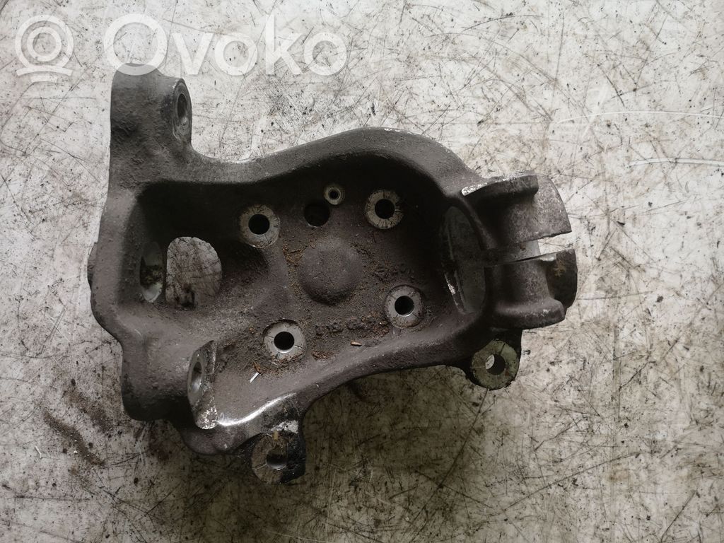 Front wheel hub