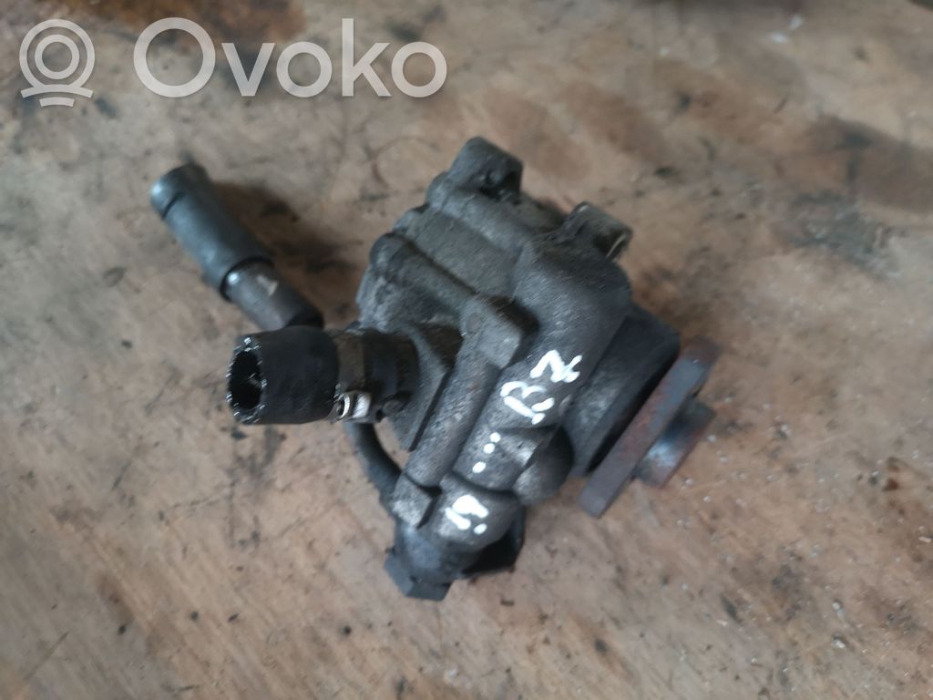 Audi A4 S4 B7 8E 8H Power steering pump 