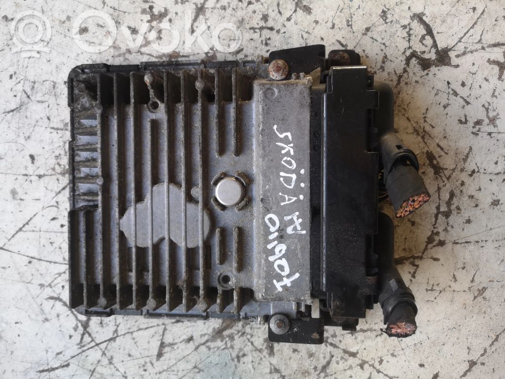 Skoda Fabia Mk2 (5J) Engine control unit/module 