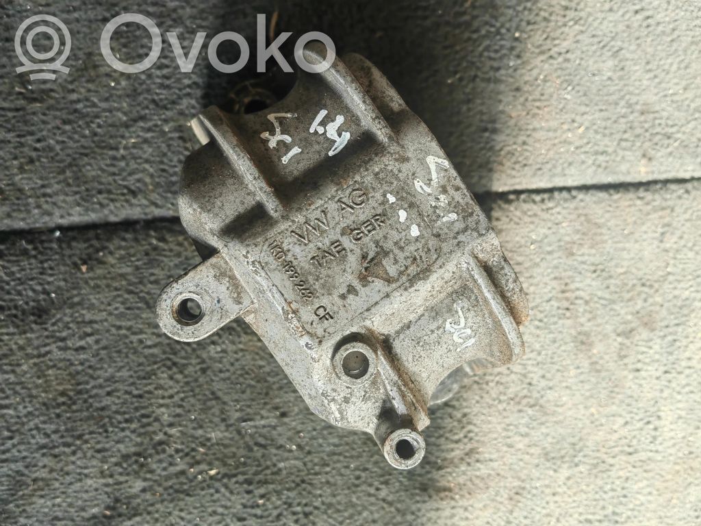 Volkswagen Scirocco Engine mount bracket 