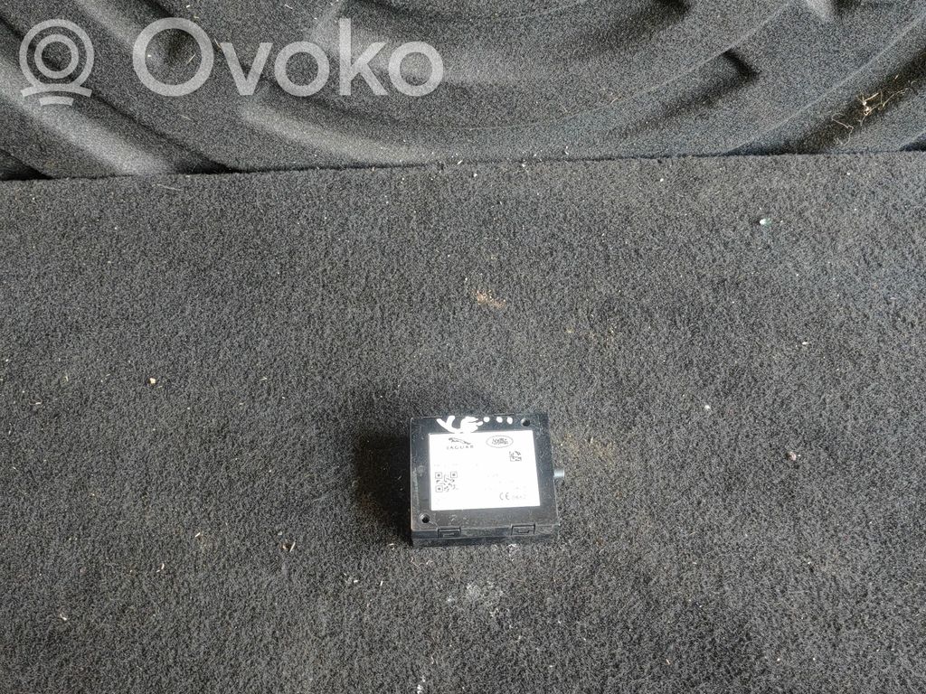 Jaguar XE USB socket connector 