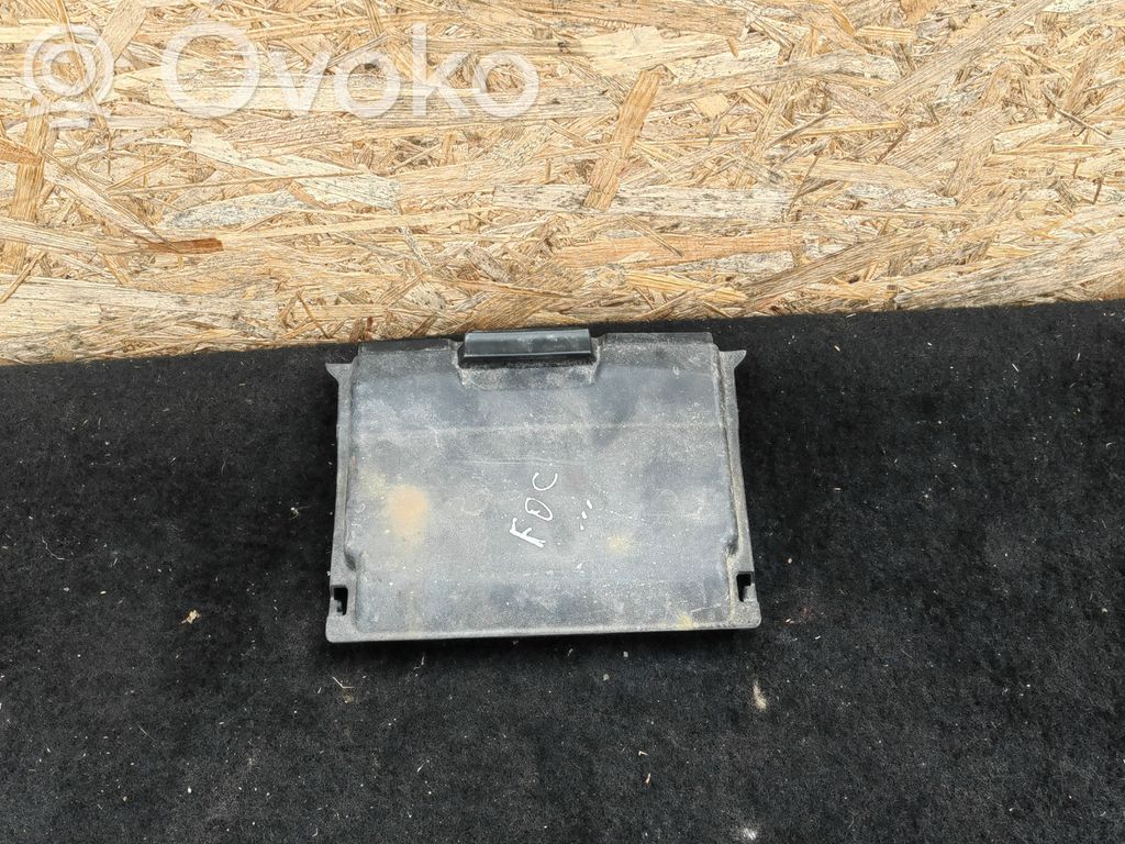 Ford Focus Akkulaatikon alustan kansi 