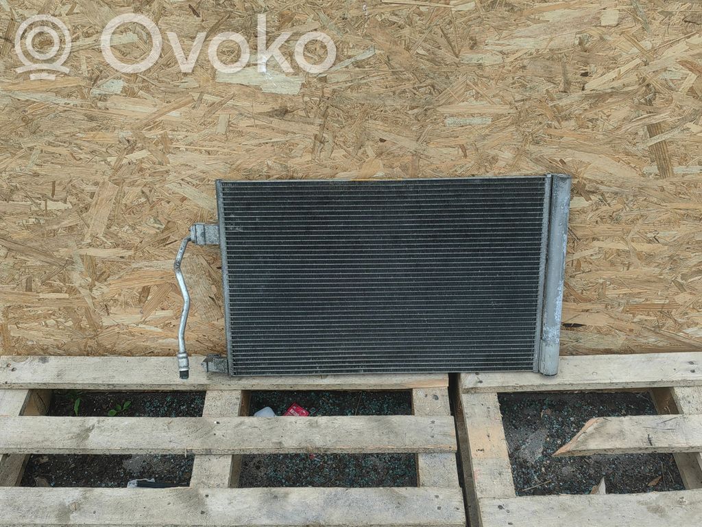 Jaguar XE Skraplacz / Chłodnica klimatyzacji 