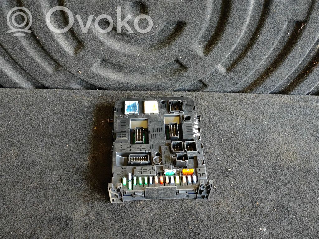 Peugeot 3008 I Fuse module 