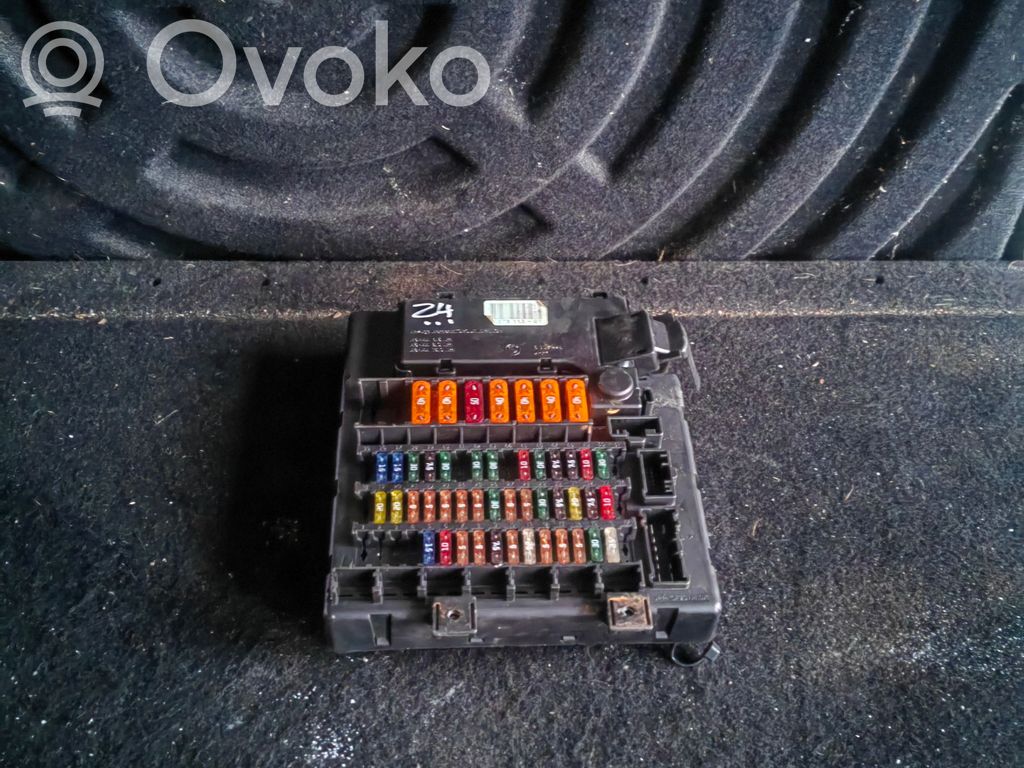 BMW Z4 E85 E86 Fuse module 