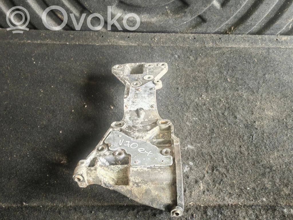 Volvo V70 Soporte del alternador 