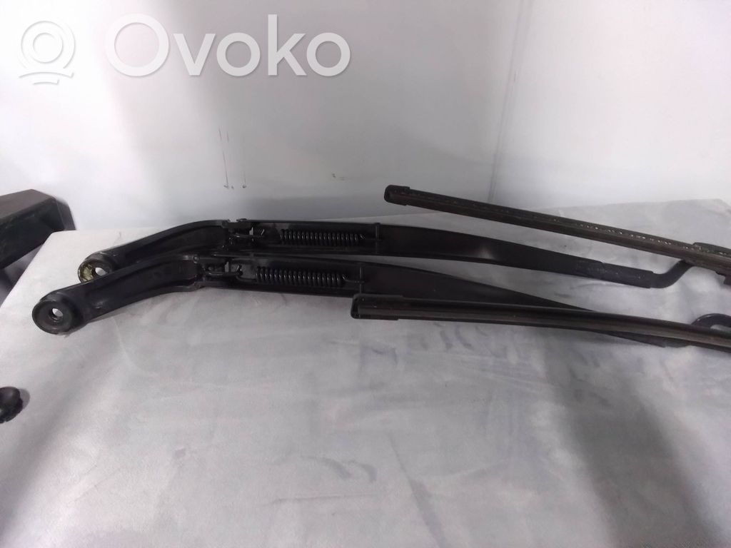 Chrysler Pacifica Headlight wiper blade set 
