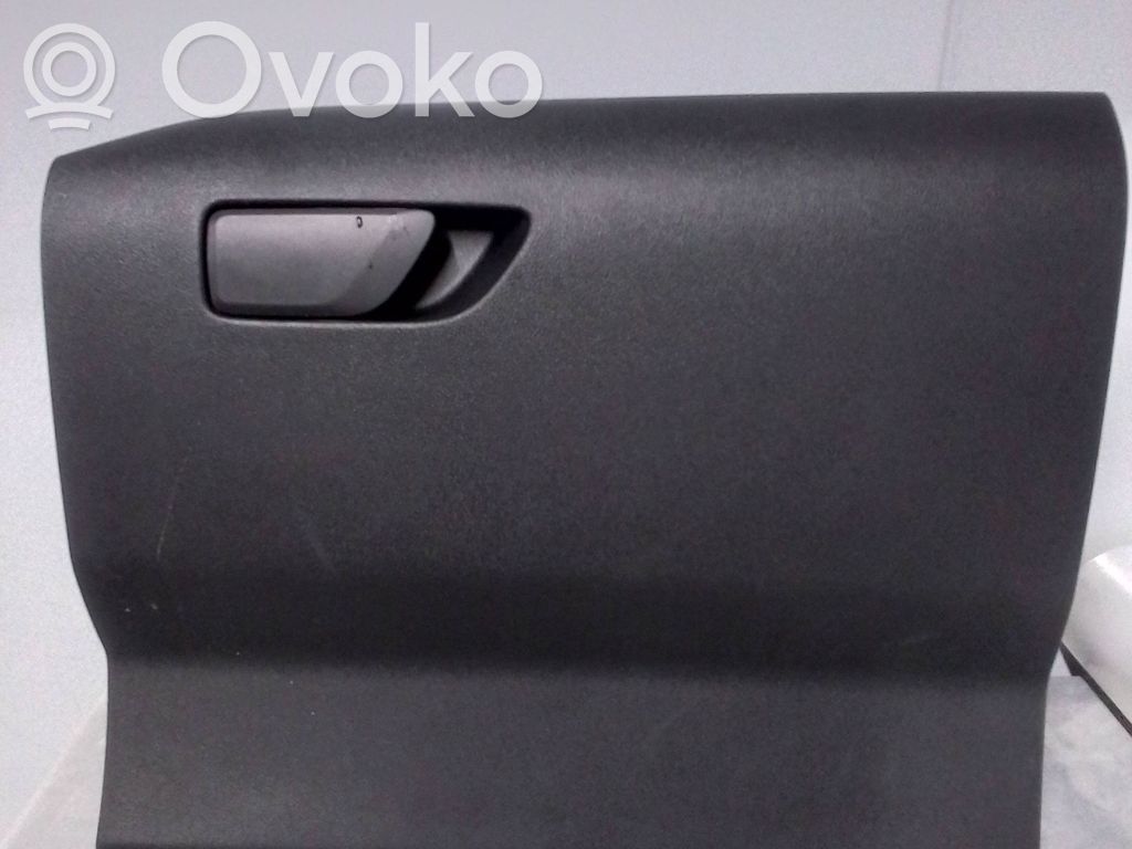 Pokrywa schowka deski rozdzielczej   M1PBS06040AAW,LJ6Z7806010AB