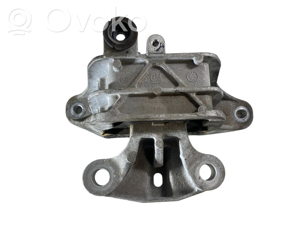 Chevrolet Equinox Engine mounting bracket 
