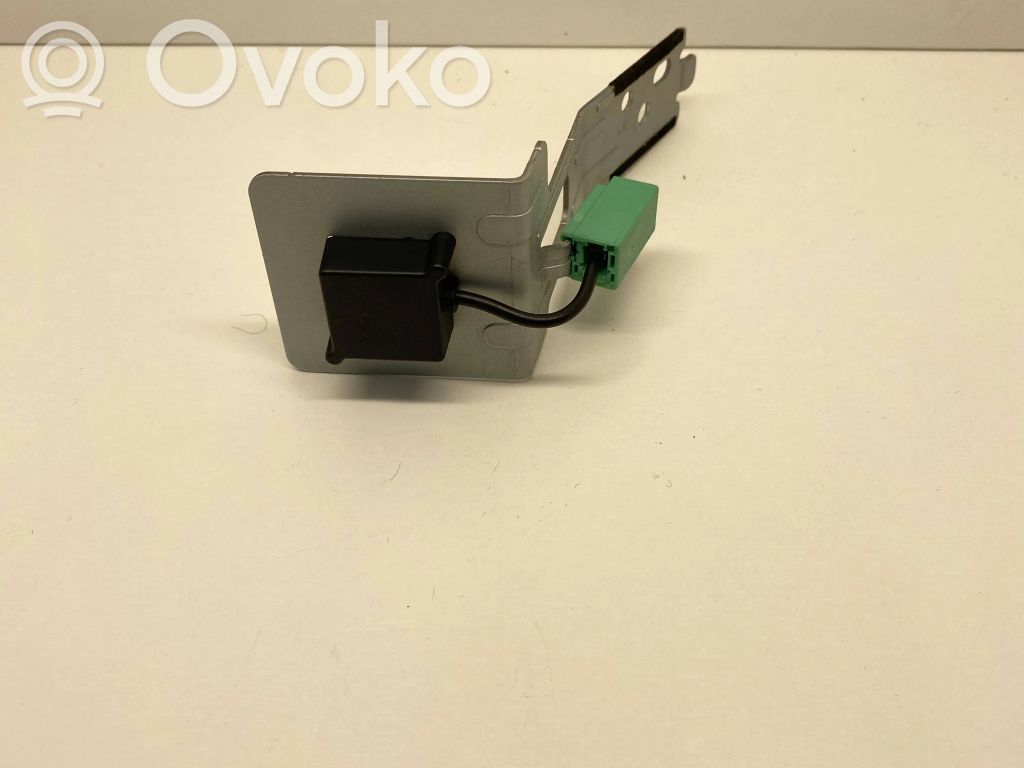 Mazda CX-5 II GPS-pystyantenni 