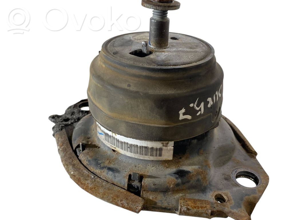 Dodge Durango Engine mount bracket 