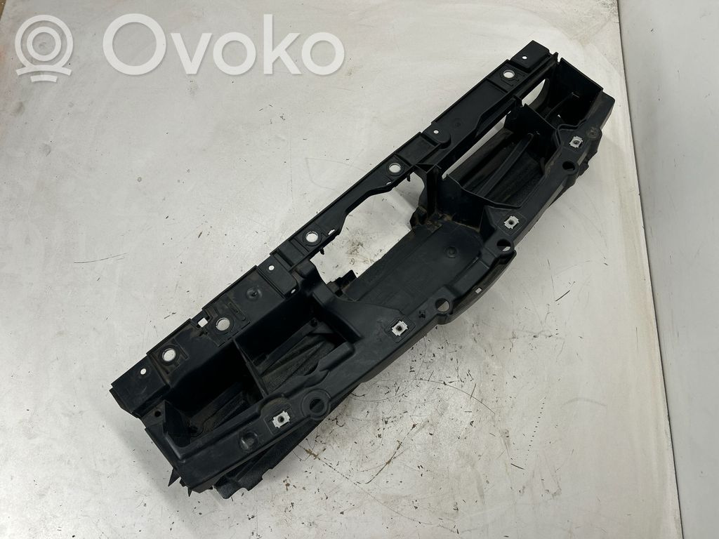 Chrysler Pacifica Radiatoru paneļa augšējā daļa (televizors) 
