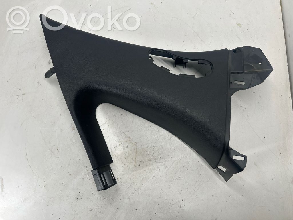 Dodge Durango (C) pillar trim 