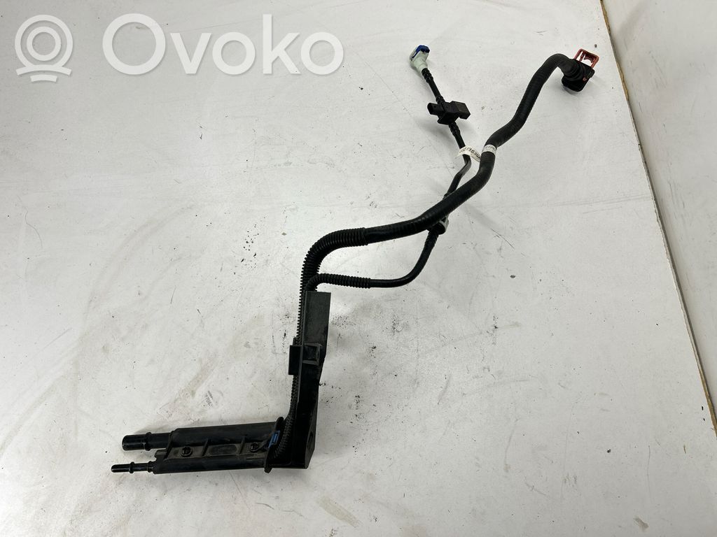 Chrysler Pacifica Fuel line/pipe/hose 