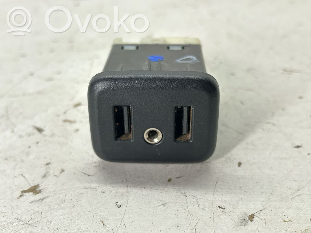 Buick Encore I USB socket connector 