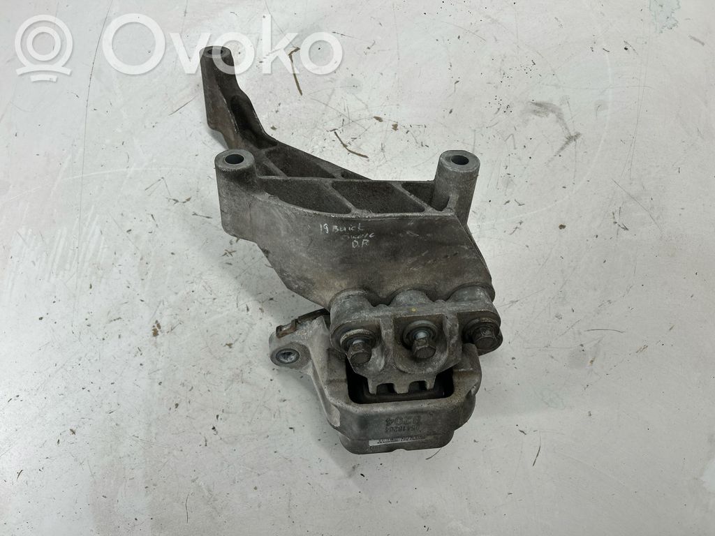 Buick Encore I Engine mount bracket 