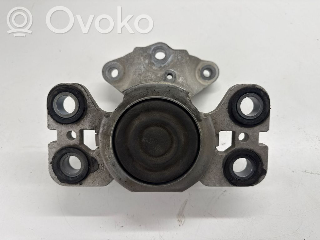 Volvo S60 Engine mount bracket 