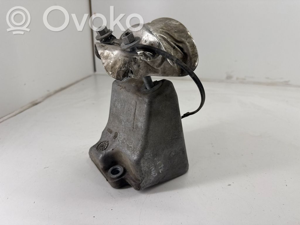 Engine mounting bracket   04726023AB