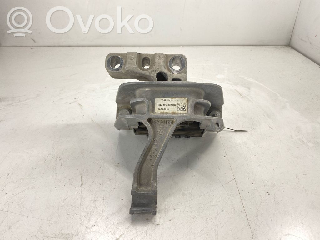 Audi A3 S3 8V Engine mount bracket 