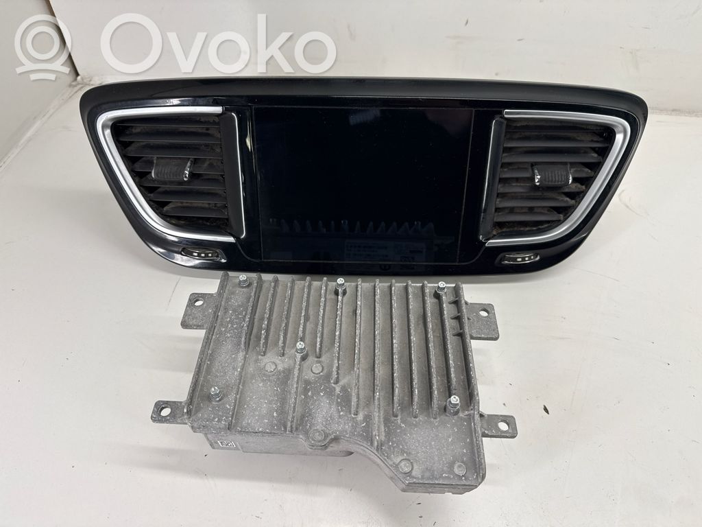 Chrysler Pacifica Screen/display/small screen 