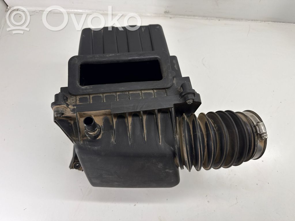 Chrysler Pacifica Air filter box 