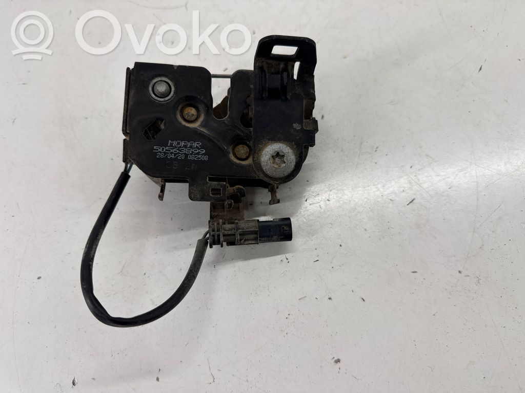 Alfa Romeo Stelvio Dzinēja pārsega slēdzene 