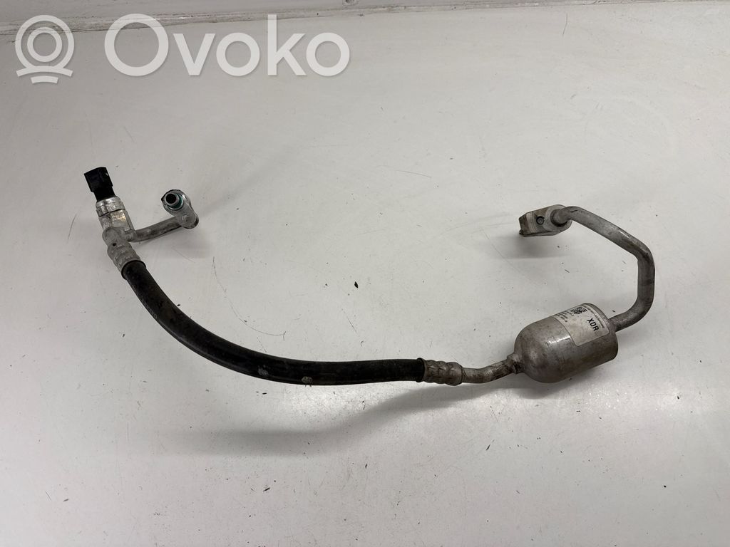 Ilmastointilaitteen putki (A/C)   103219600D