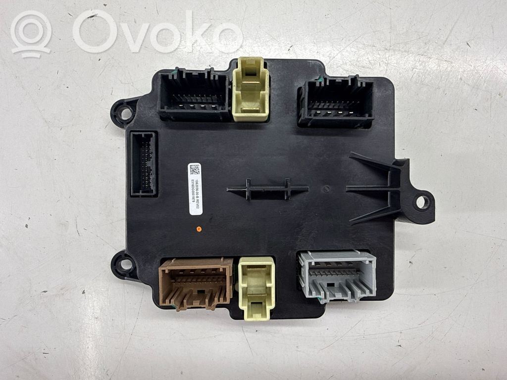 Tesla Model X Unité de commande module de porte 