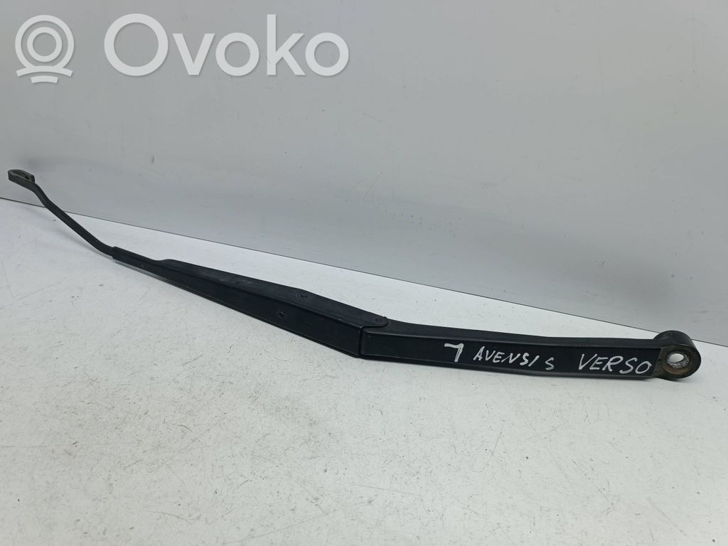 Toyota Avensis Verso Front wiper blade arm 