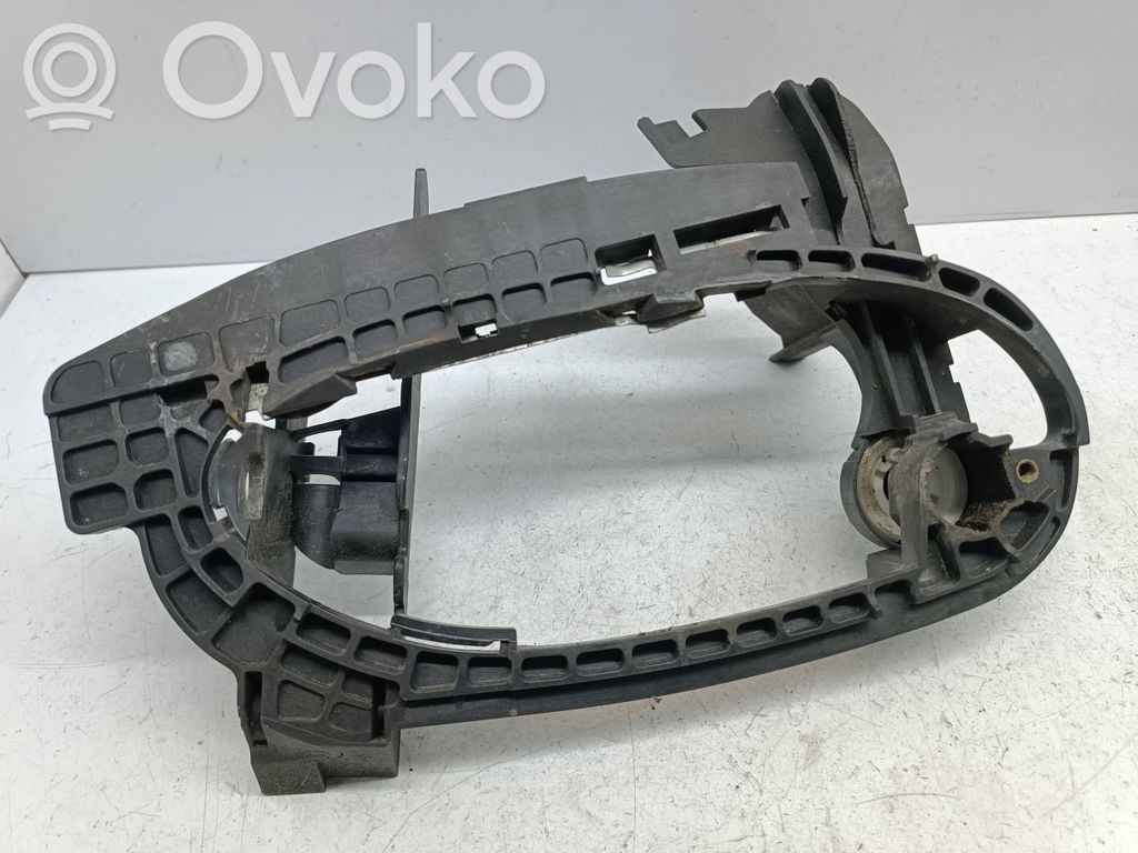 BMW 7 E65 E66 Etuoven ulkokahvan kehys 