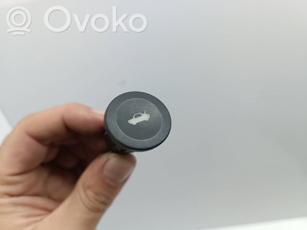 Ford Fiesta Interruptor para abrir la puerta trasera 