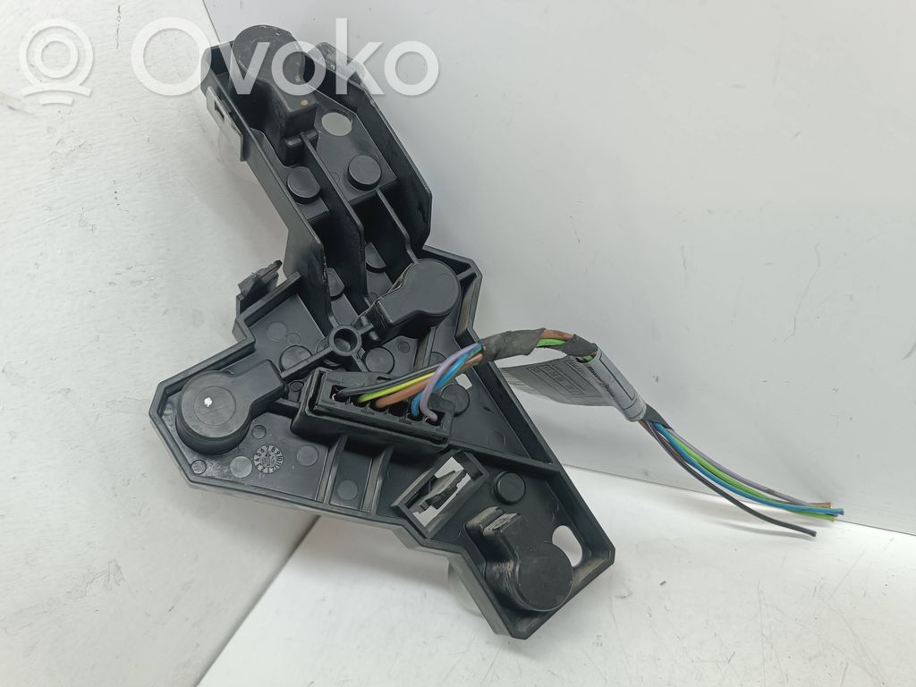 Tail light bulb cover holder   63216249509,13405110DE,6249509