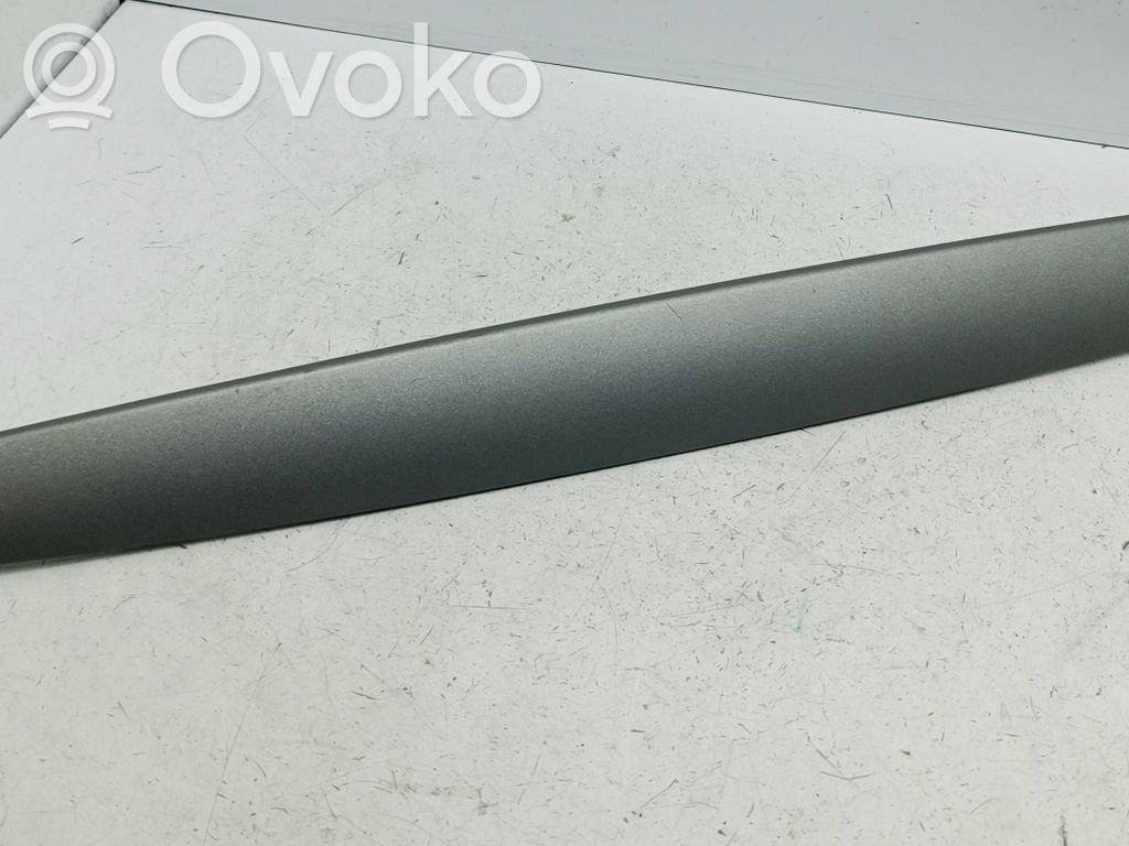 Dashboard glove box trim   7071272,52850610