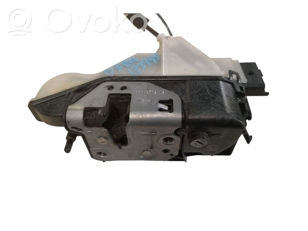 Front door lock   9808413980