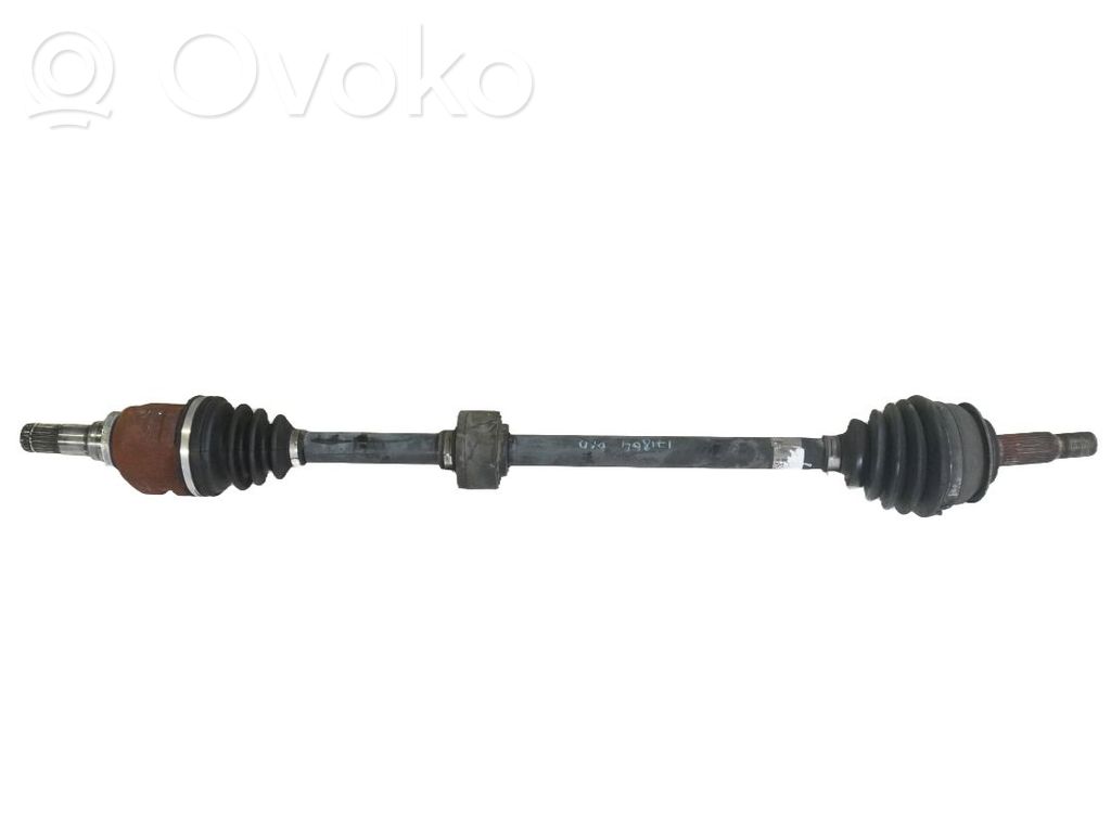 Toyota Yaris Półoś przednia 