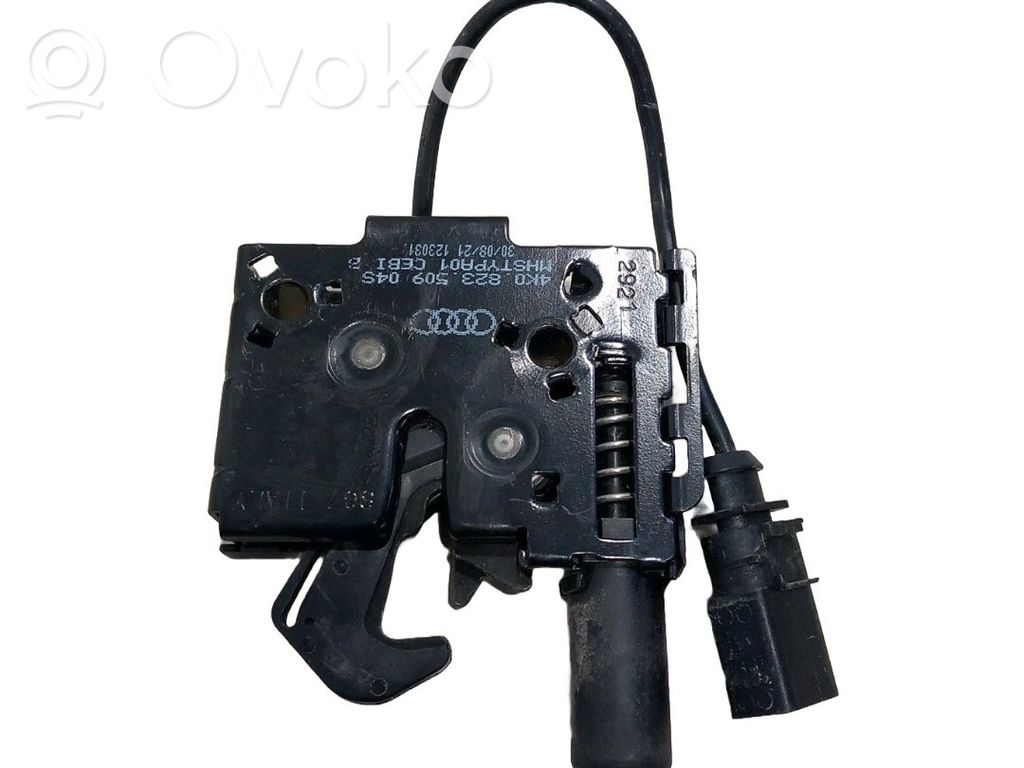 Seat Leon IV Tie down hook / loop 