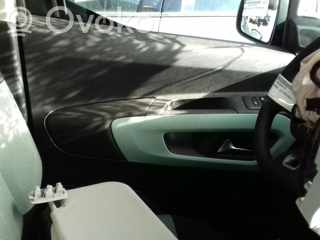 Citroen Berlingo Etuoven ikkunan nostin moottorilla