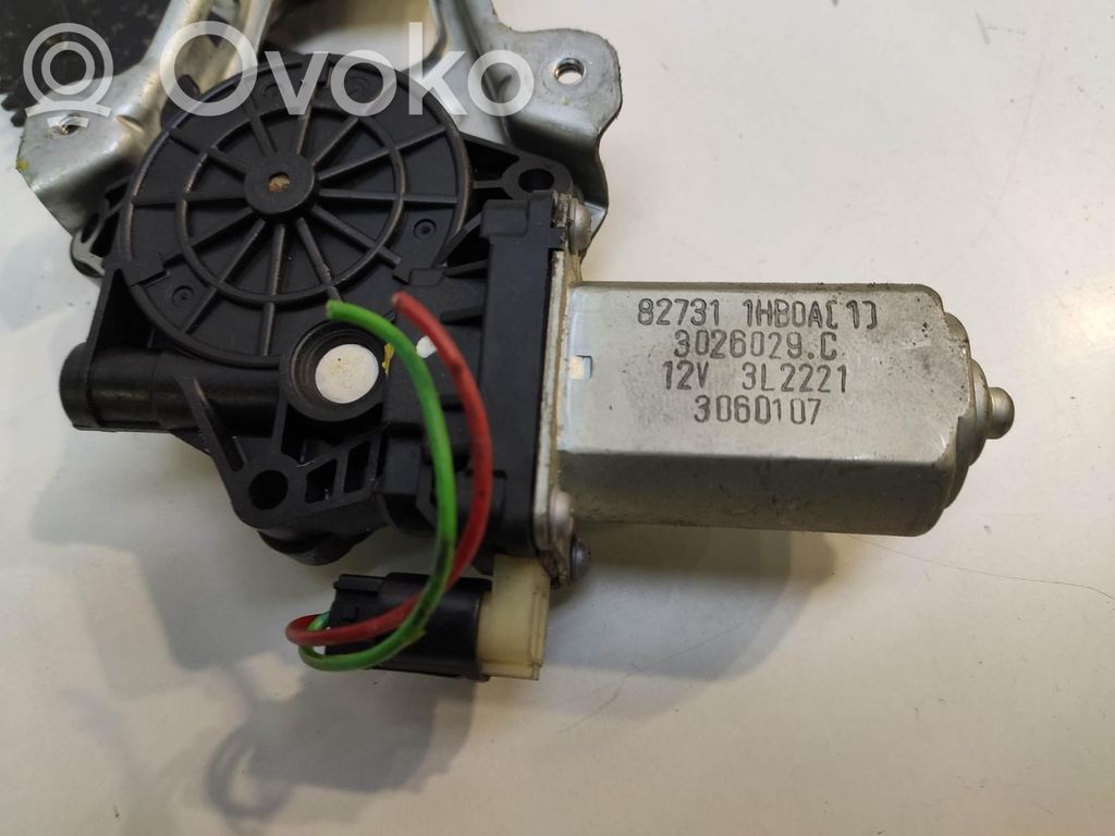 Nissan Micra Alzacristalli della portiera anteriore con motorino