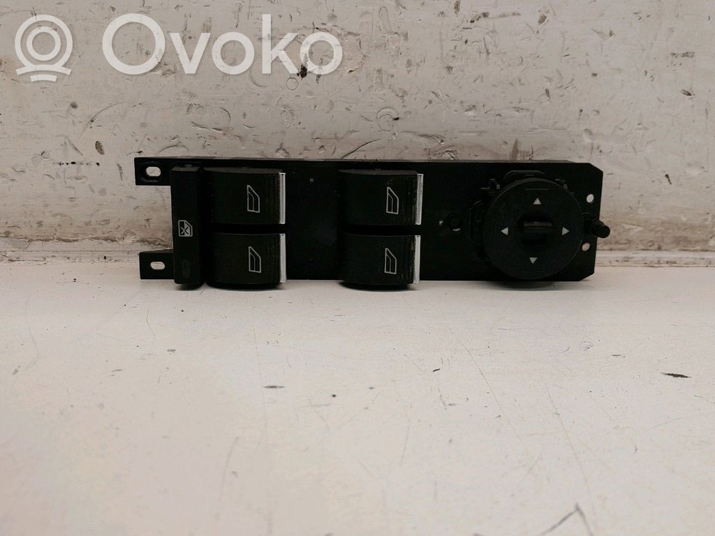 Comutator comandă geamuri electrice   2033890