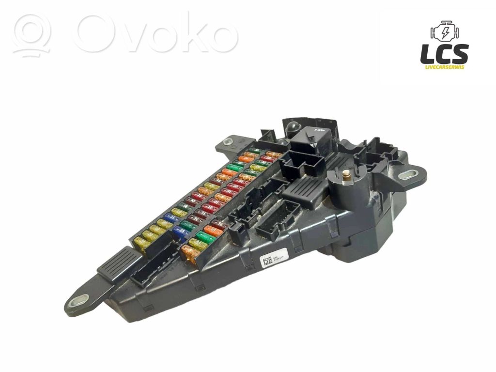 Saugiklių blokas   6906619