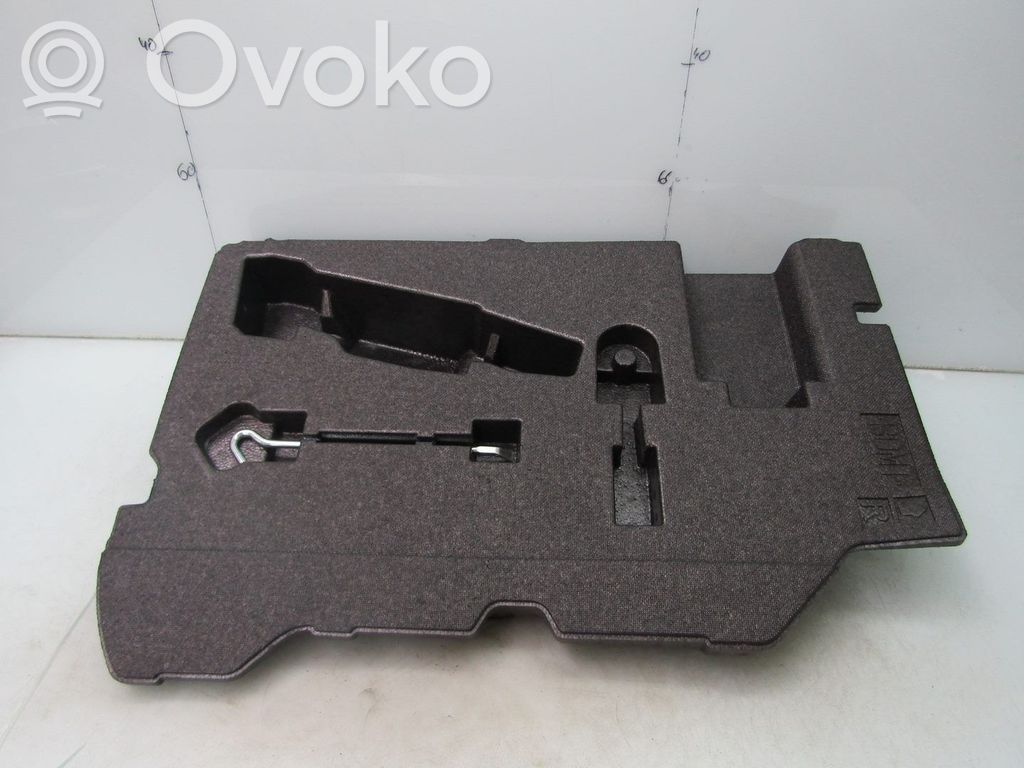 Mazda 3 Hutablage 