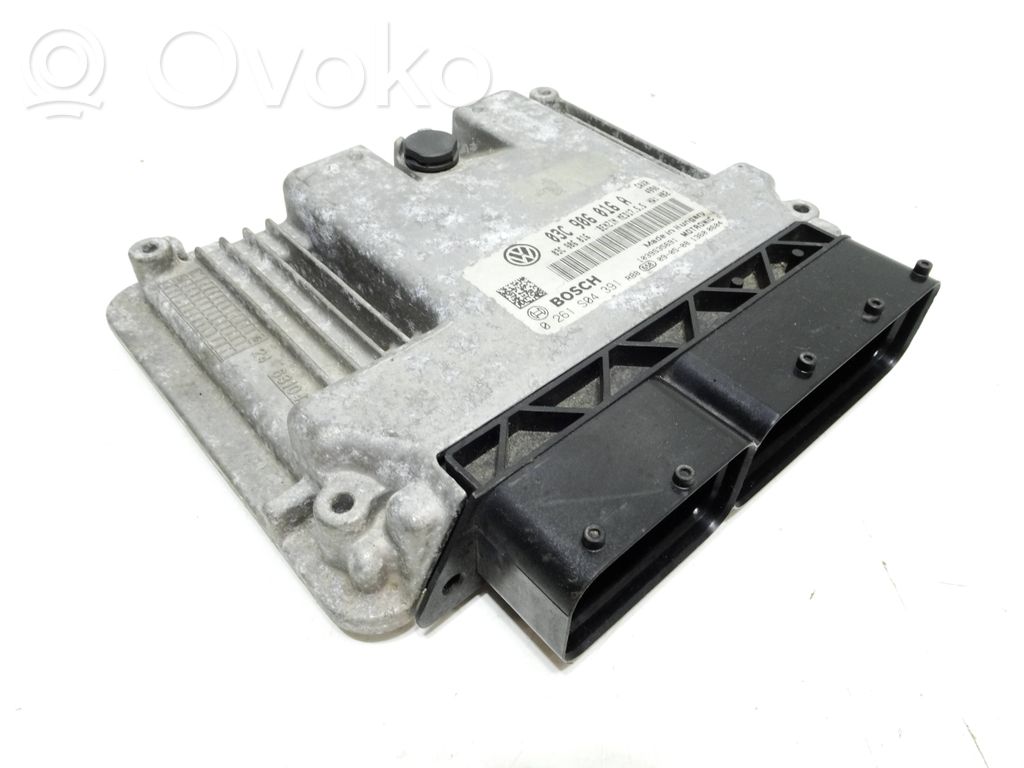 Volkswagen Golf VI Engine control unit/module 