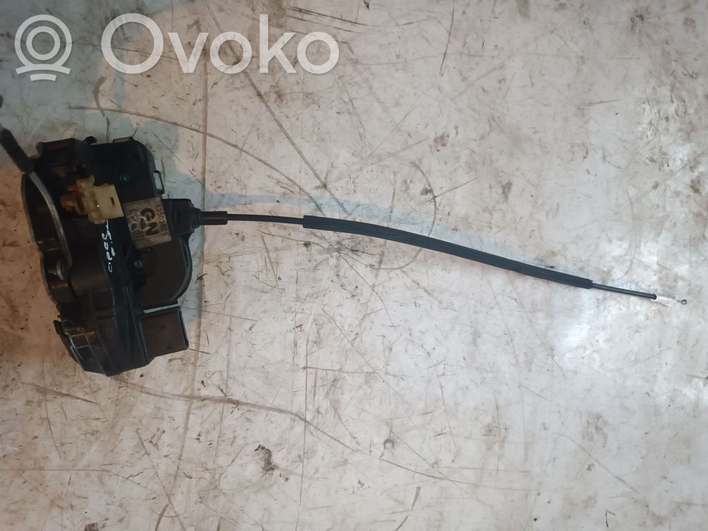 Opel Insignia A Priekšpusē slēdzene 