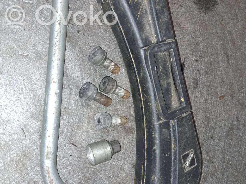 Seat Exeo (3R) Tool box 
