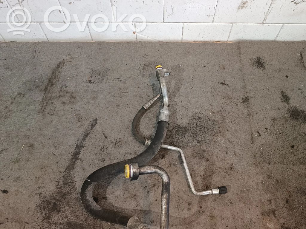 BMW 1 E81 E87 Air conditioning (A/C) pipe/hose 