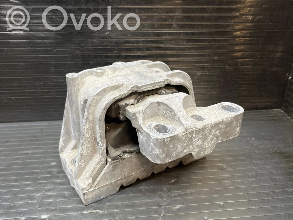 Engine mount bracket   1K0199262BA