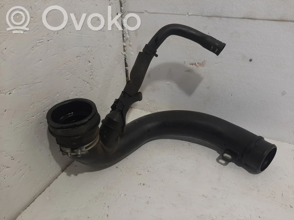 Mazda CX-7 Välijäähdyttimen letku 