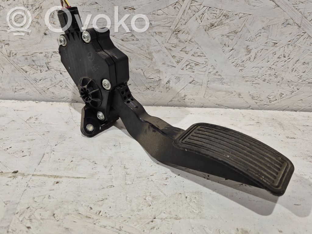 Mazda CX-7 Accelerator throttle pedal 